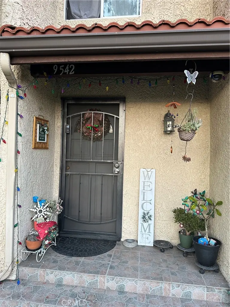 9542 Via Venezia, Burbank, CA 91504 - #2