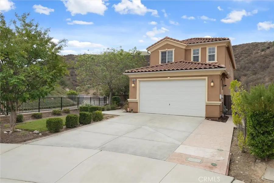 19802 Holly Drive, Saugus, CA 91350 - Image #3