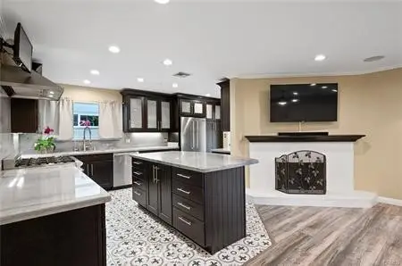 23928 Archwood St., West Hills, CA 91307