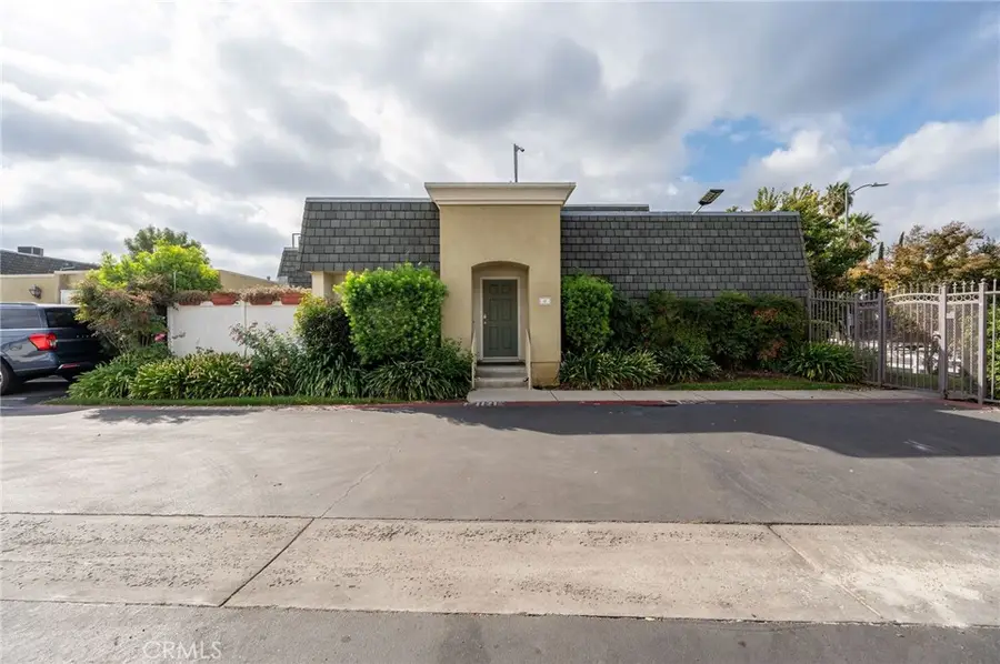 6520 Tampa Avenue #6, Reseda, CA 91335 - Image #2