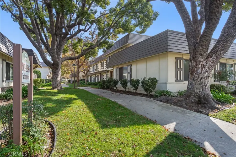 9824 Via Sonoma, Cypress, CA 90630 - Image #2