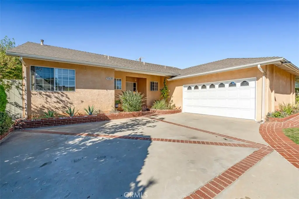 11435 Gothic, Granada Hills, CA 91344 - Image #1