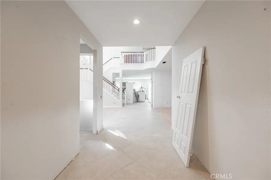 29276 Discovery Ridge, Santa Clarita, CA 91390 - #2