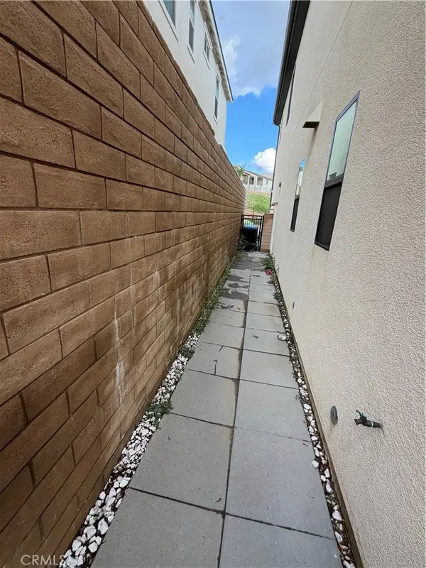 11651 N Deerlake Ranch, Chatsworth, CA 91311