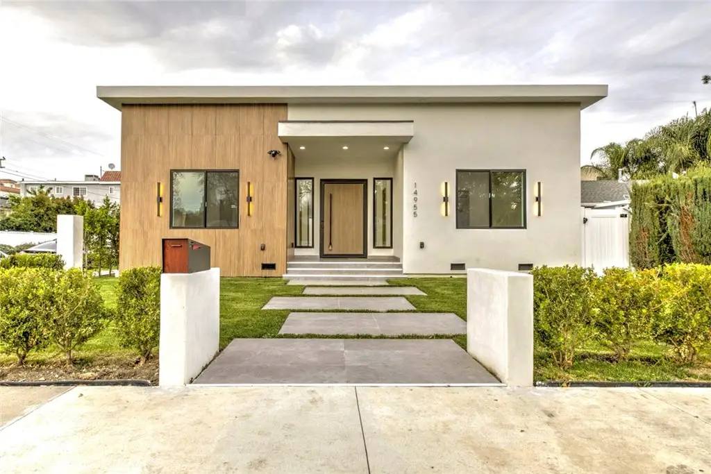 14955 Hartsook, Sherman Oaks, CA 91403 - Image #1