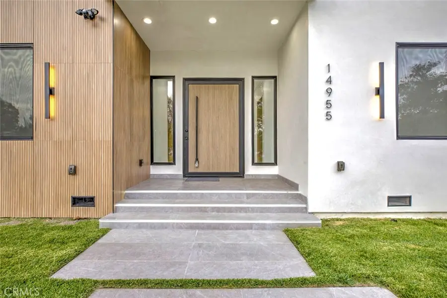 14955 Hartsook, Sherman Oaks, CA 91403 - Image #3