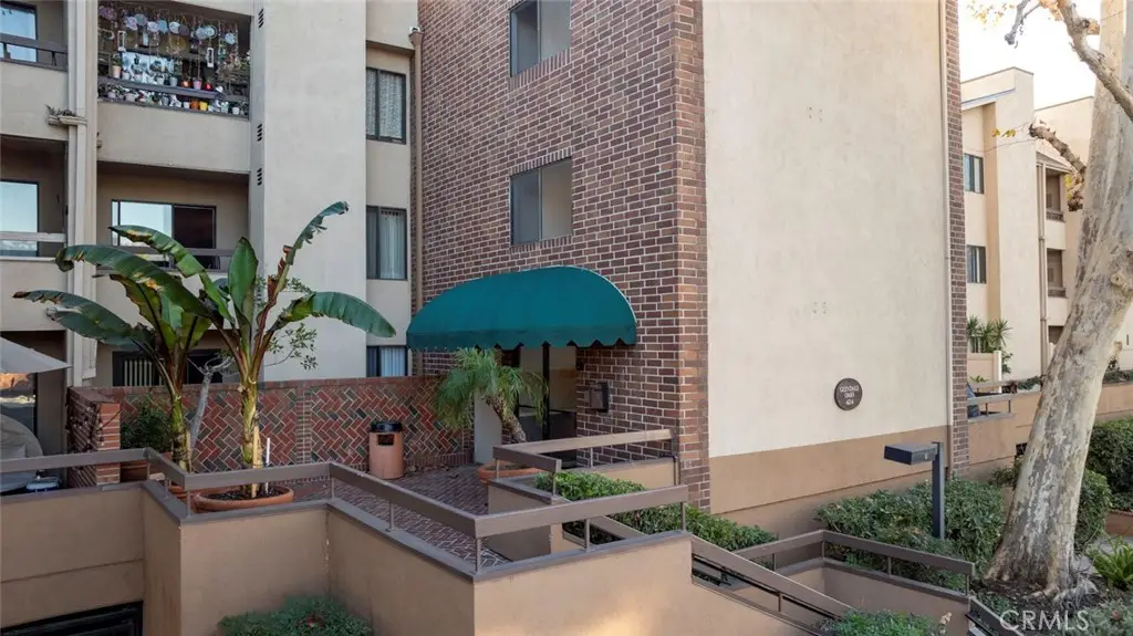 424 Oak #128, Glendale, CA 91204 - Image #1