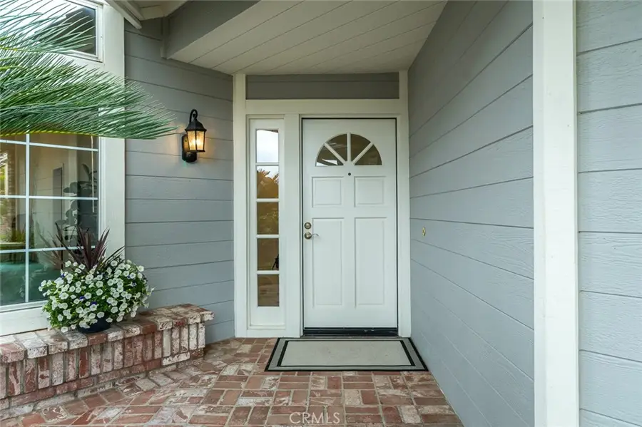 21714 Agajanian Lane, Saugus, CA 91350 - Image #3