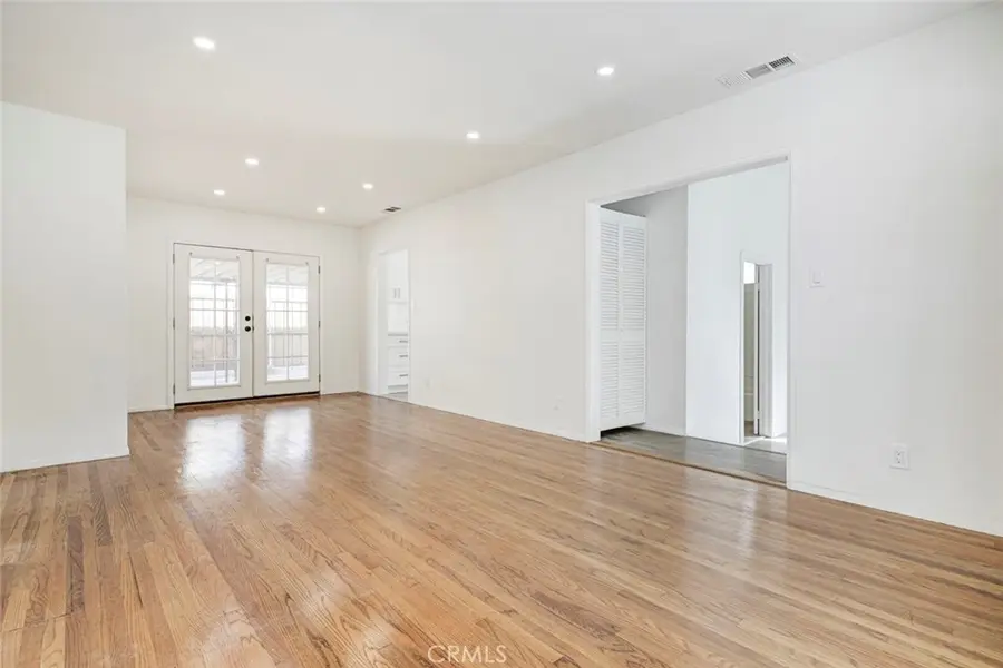 3055 Sycamore Avenue, La Crescenta, CA 91214 - Image #2