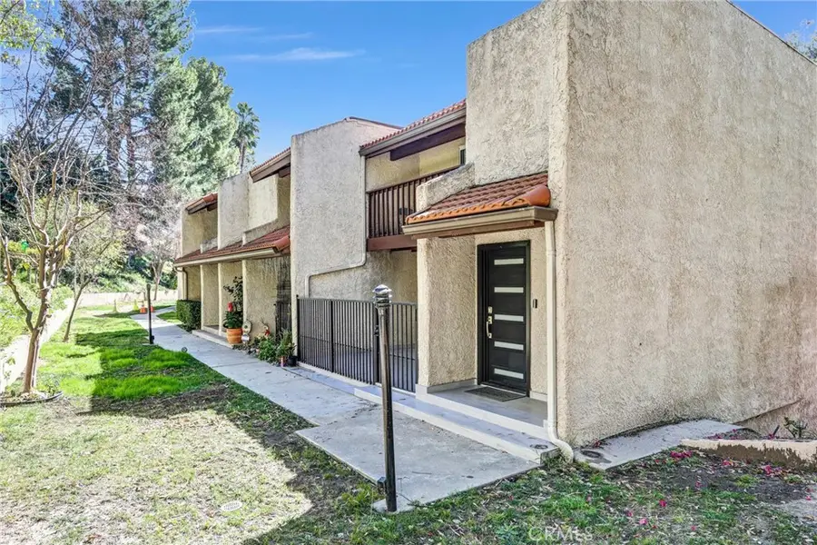 8038 Via Pompeii, Burbank, CA 91504 - #2