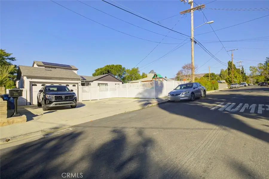 10317 Pinyon, Tujunga, CA 91042 - Image #2