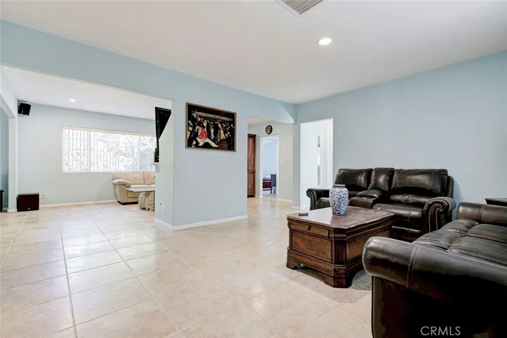 6648 Gaviota Avenue, Lake Balboa, CA 91406 - Image #1