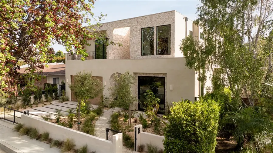 14032 Hartsook, Sherman Oaks, CA 91423 - #2