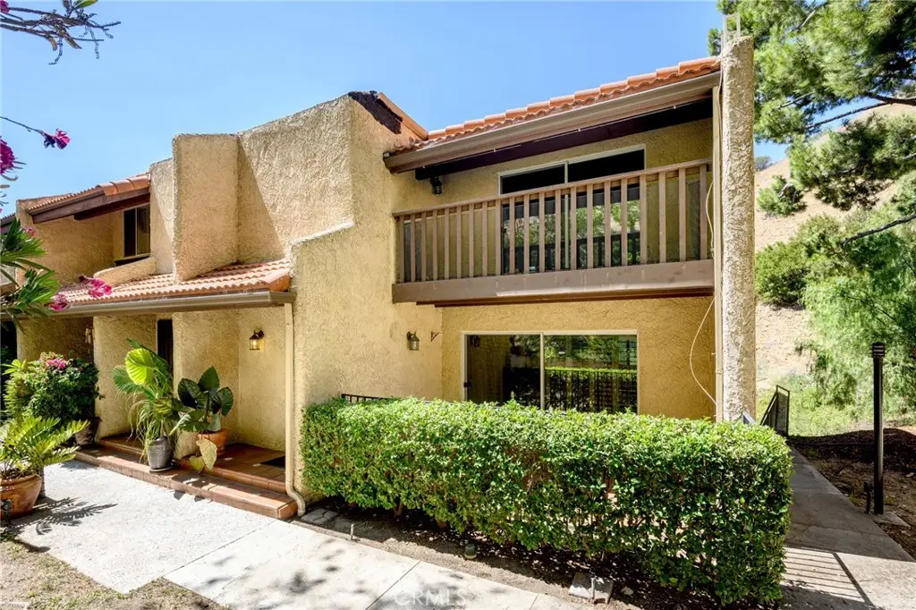 9555 Via Venezia, Burbank, CA 91504 - #1