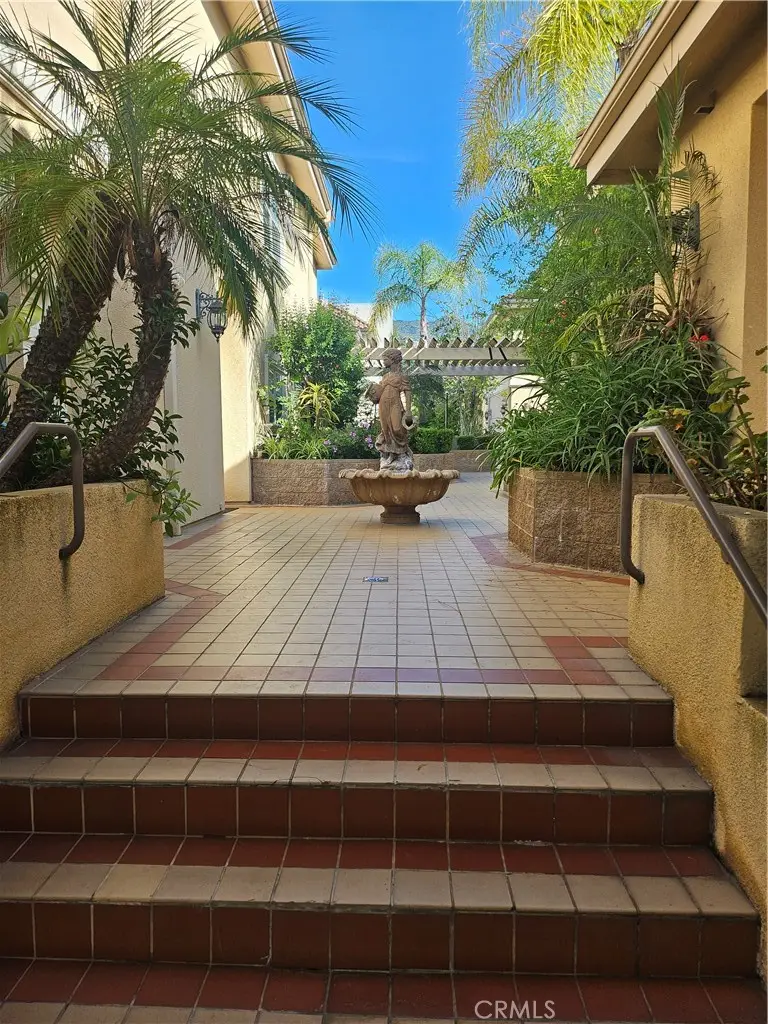 415 E Dryden Street #101, Glendale, CA 91207 - #2