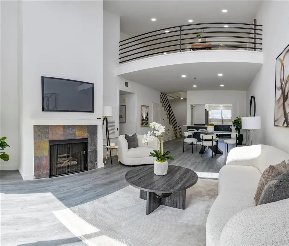 2915 Montrose Avenue #525, Glendale, CA 91214 - #1