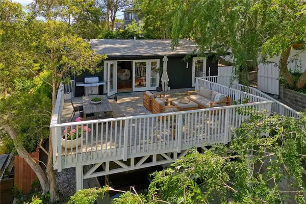 3122 Oakcrest, Los Angeles, CA 90068