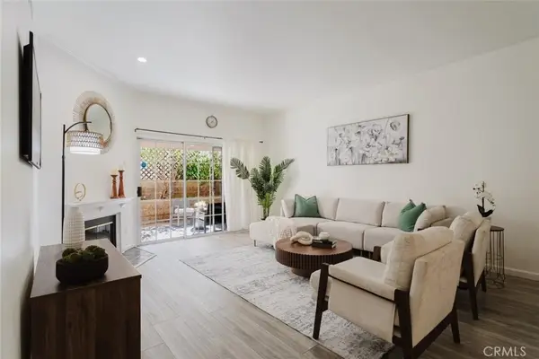 435 E Valencia #105, Burbank, CA 91501