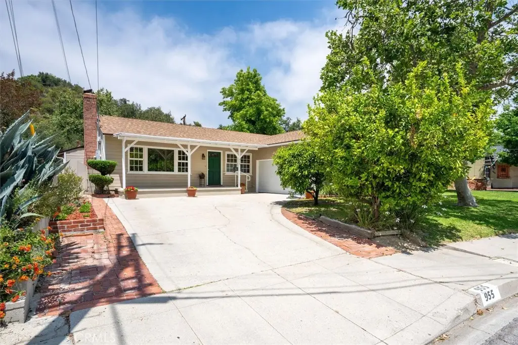 955 Eilinita, Glendale, CA 91208 - #1