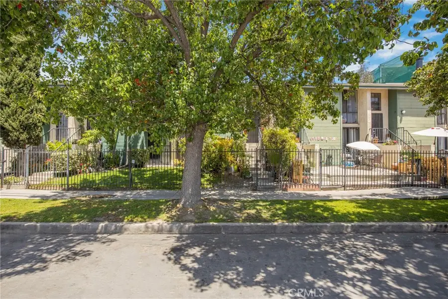 11107 Arminta St Unit 22, Sun Valley, CA 91352 - #2