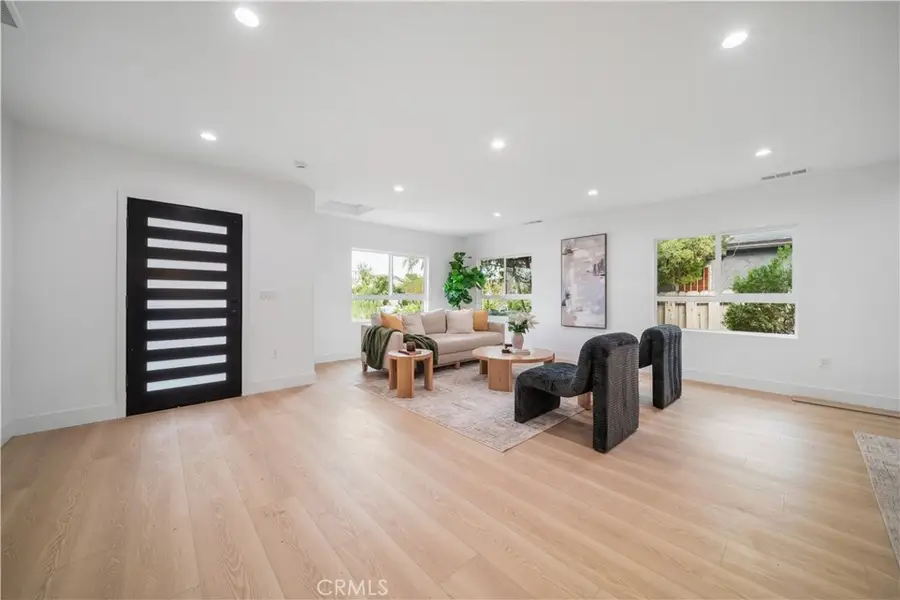 19918 Kittridge St, Winnetka, CA 91306 - #3