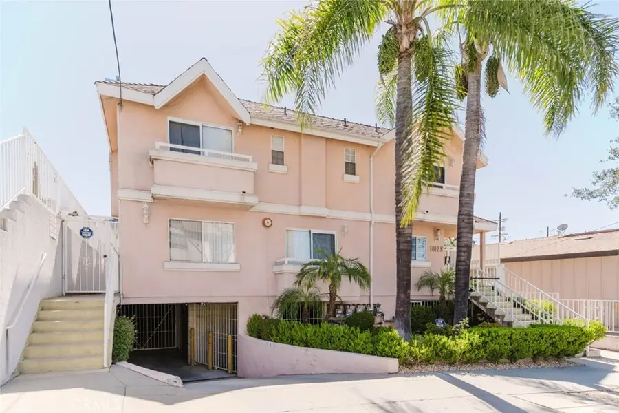 10128 Hillhaven Avenue #101, Tujunga, CA 91042 - #3