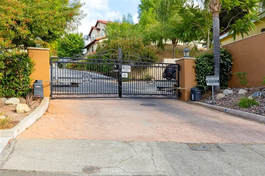 23811 Bella Vista Dr, Newhall, CA 91321 - #2