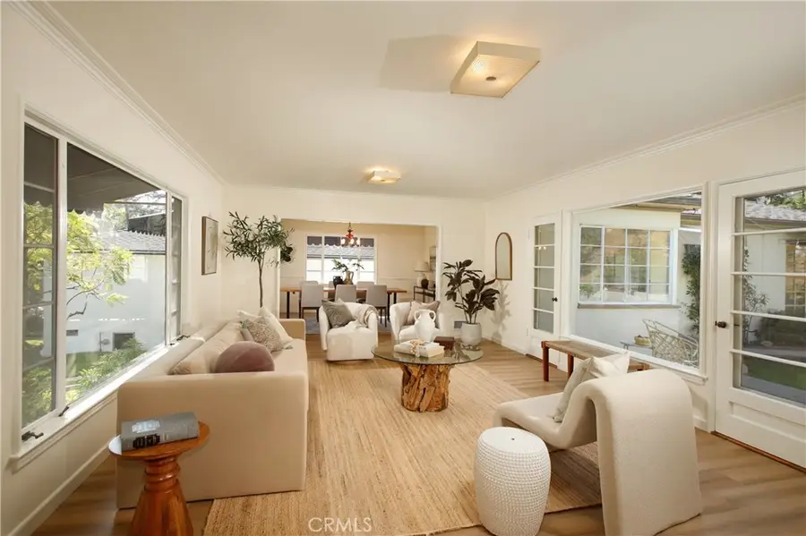833 W Mountain, Glendale, CA 91202 - #2