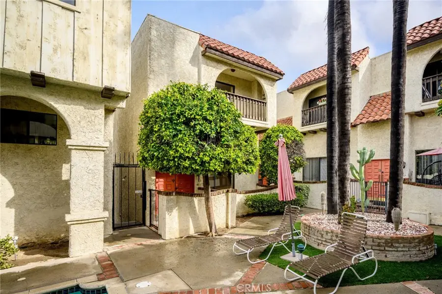 300 N Isabel Street #10, Glendale, CA 91206 - #3