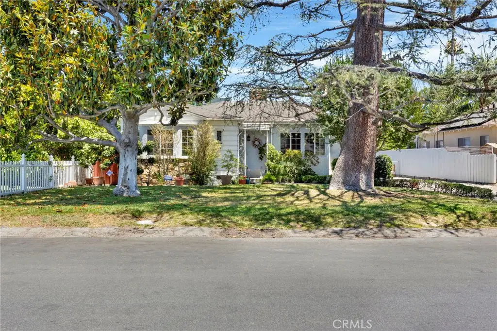 5438 Radford Avenue, Valley Village, CA 91607 - #1