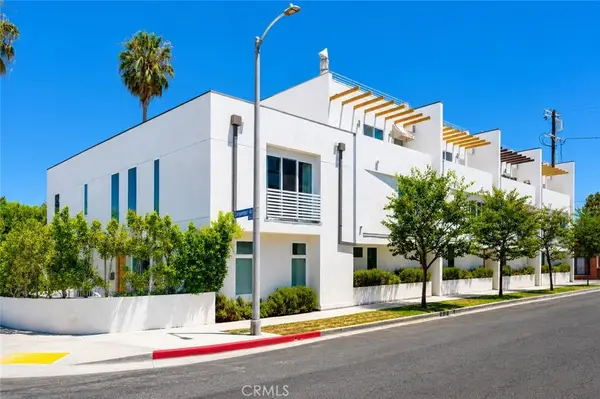 11490 Cumpston Street, North Hollywood, CA 91601
