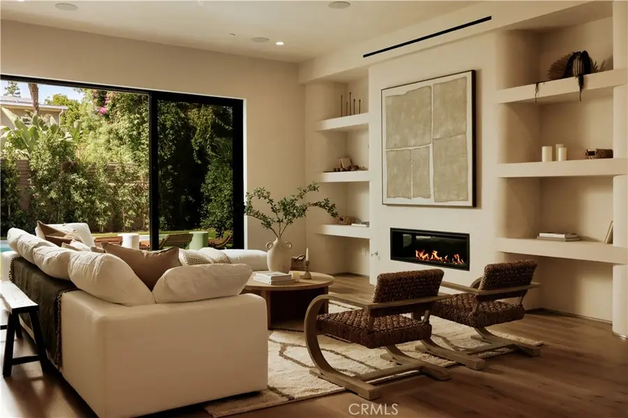 13853 Chandler, Sherman Oaks, CA 91401 - #2