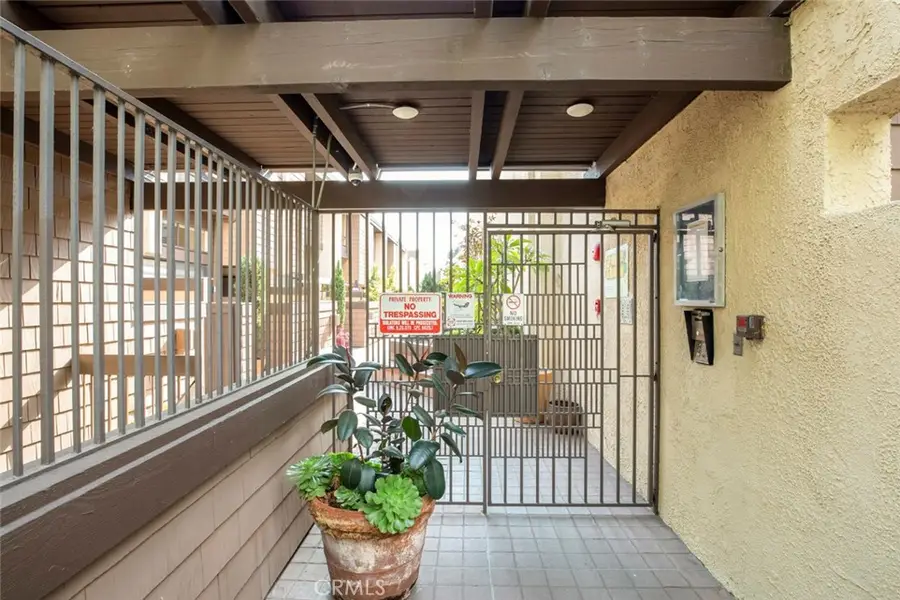 1349 N Columbus #16, Glendale, CA 91202 - #3