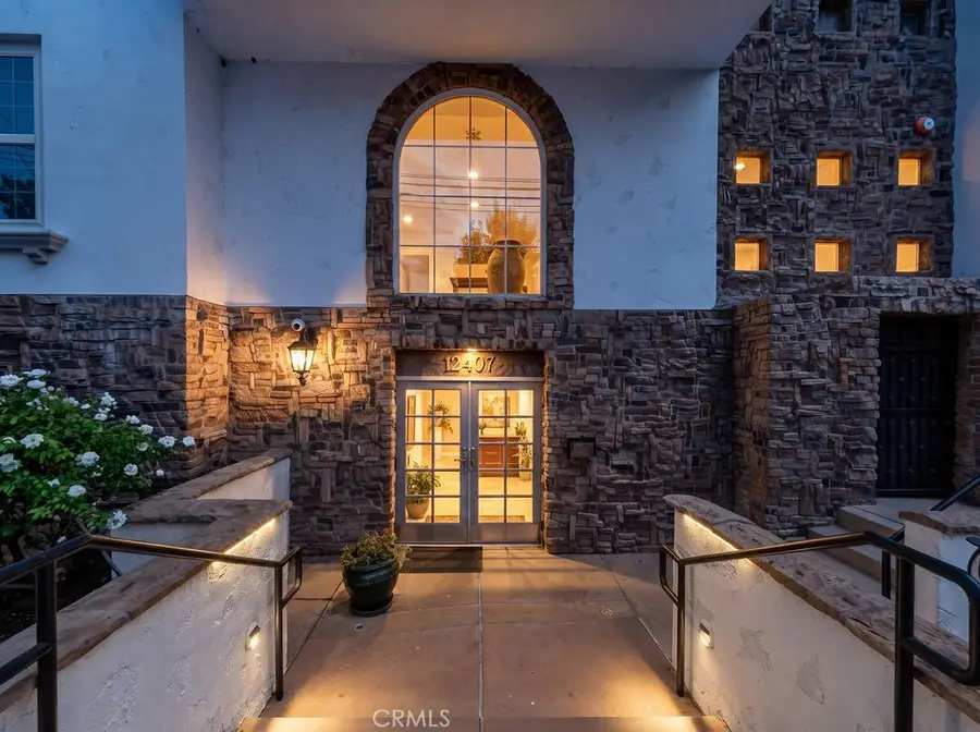 12407 Moorpark Street #104, Studio City, CA 91604 - #2