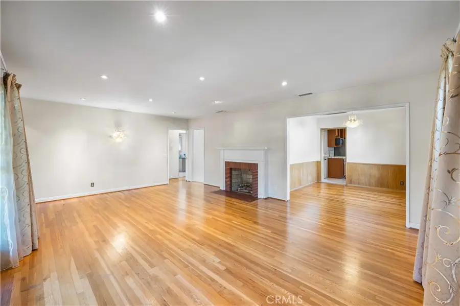 1207 Graynold, Glendale, CA 91202 - #2