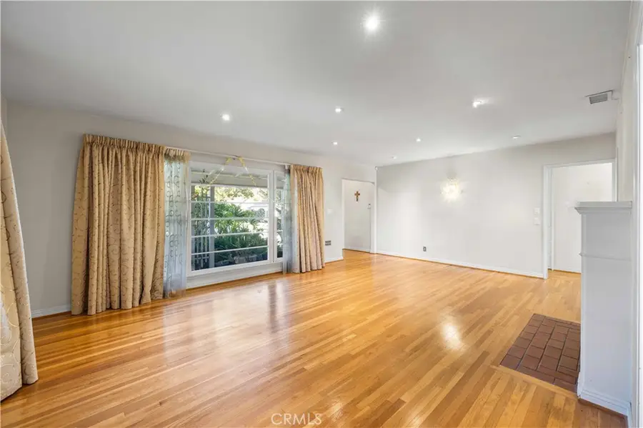 1207 Graynold, Glendale, CA 91202 - #3