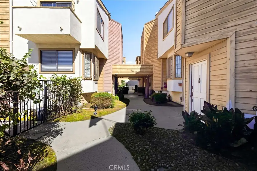 14715 Saticoy Street #14, Van Nuys, CA 91405 - #2