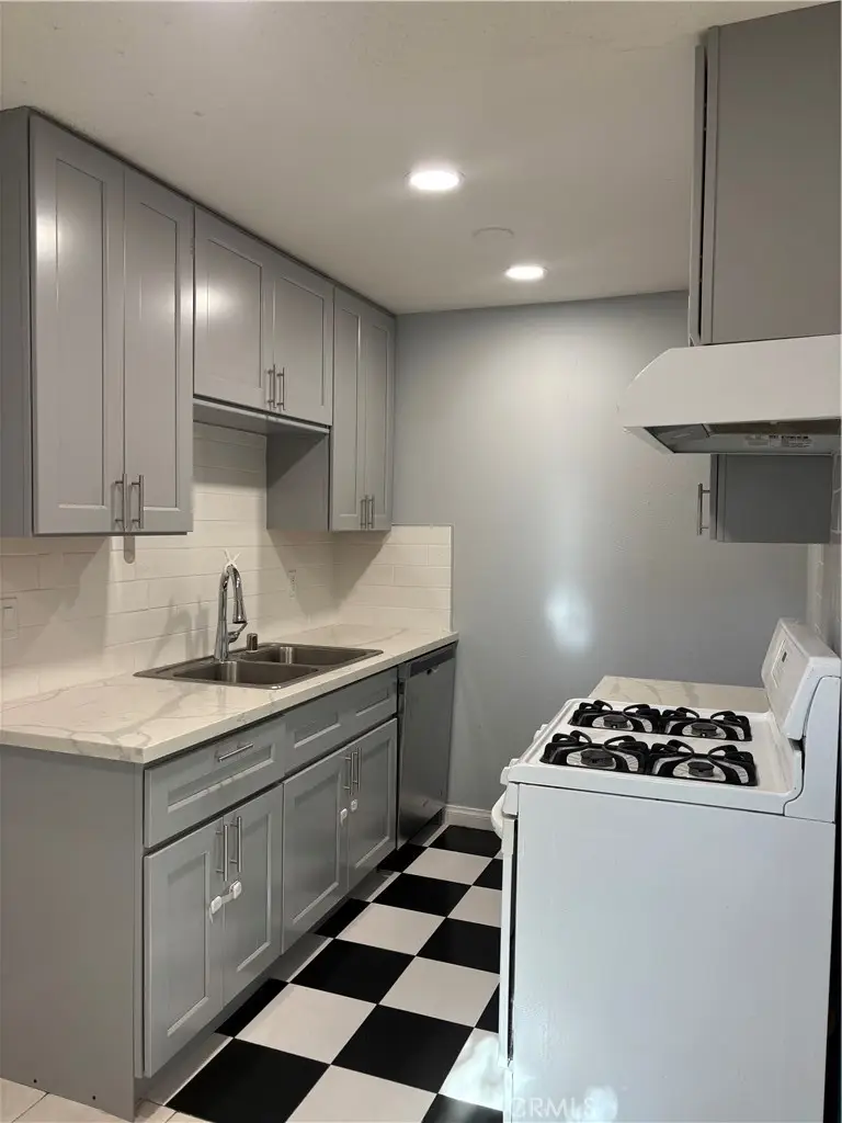 8641 Glenoaks #131, Sun Valley, CA 91352 - #1