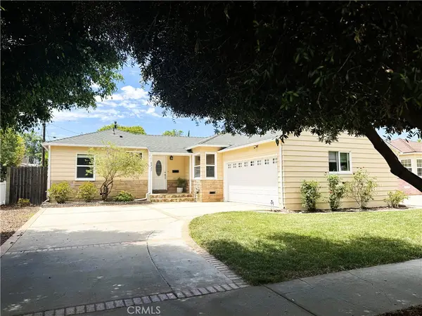 6937 Zelzah Avenue, Reseda, CA 91335
