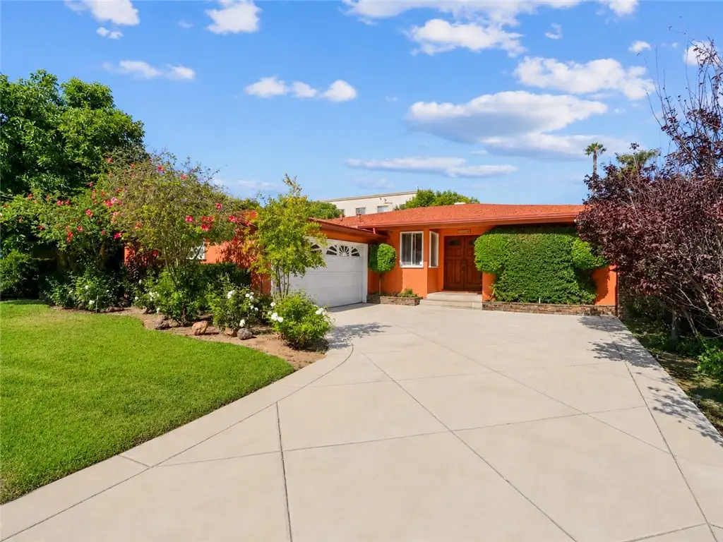 7044 Mammoth Avenue, Van Nuys, CA 91405 - #1