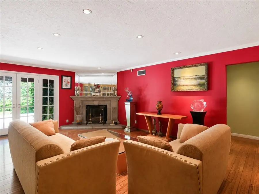 7044 Mammoth Avenue, Van Nuys, CA 91405 - #3