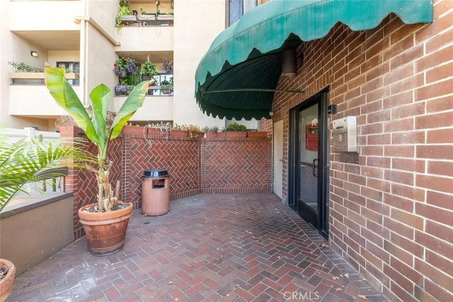 460 Oak Street #203, Glendale, CA 91204 - #2