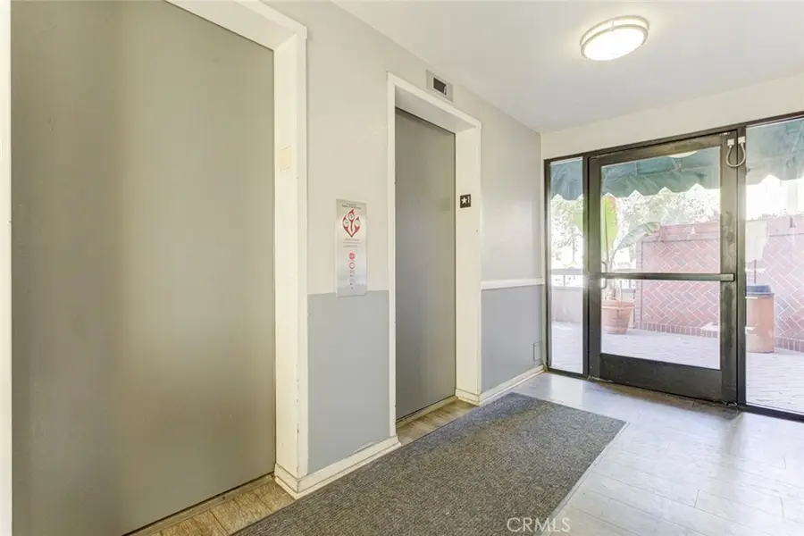 460 Oak Street #203, Glendale, CA 91204 - #3