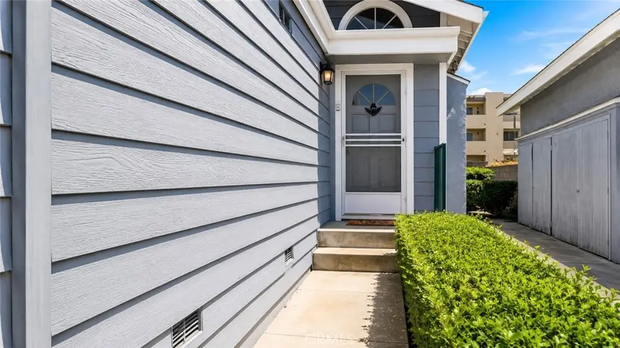 13145 Bromont Avenue #6, Sylmar, CA 91342 - #3