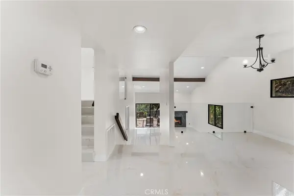 77 Barmore Ct, Glendale, CA 91206