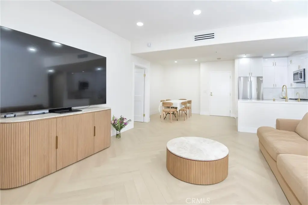 250 N First St #321, Burbank, CA 91502 - #1
