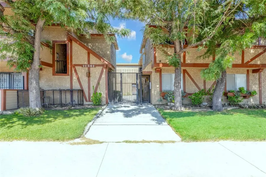 11341 Victory Boulevard, North Hollywood, CA 91606 - #2