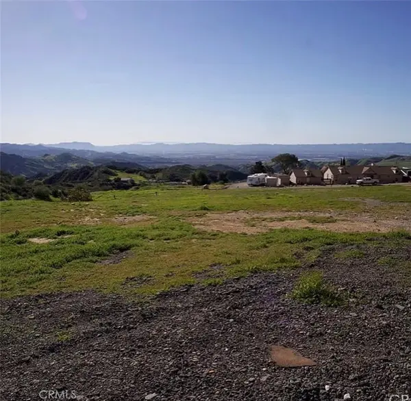 11000 Jackdaw Drive, Sylmar, CA 91342