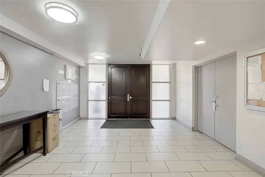 1037 N Vista, Los Angeles, CA 90046 - #2