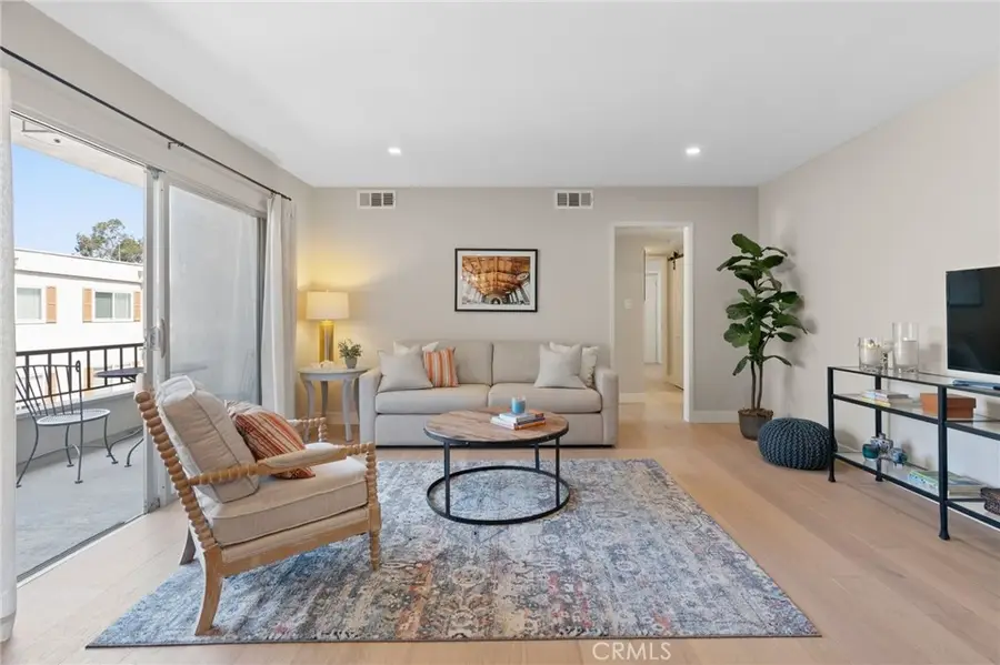 10707 Camarillo Street #314, Toluca Lake, CA 91602 - #2